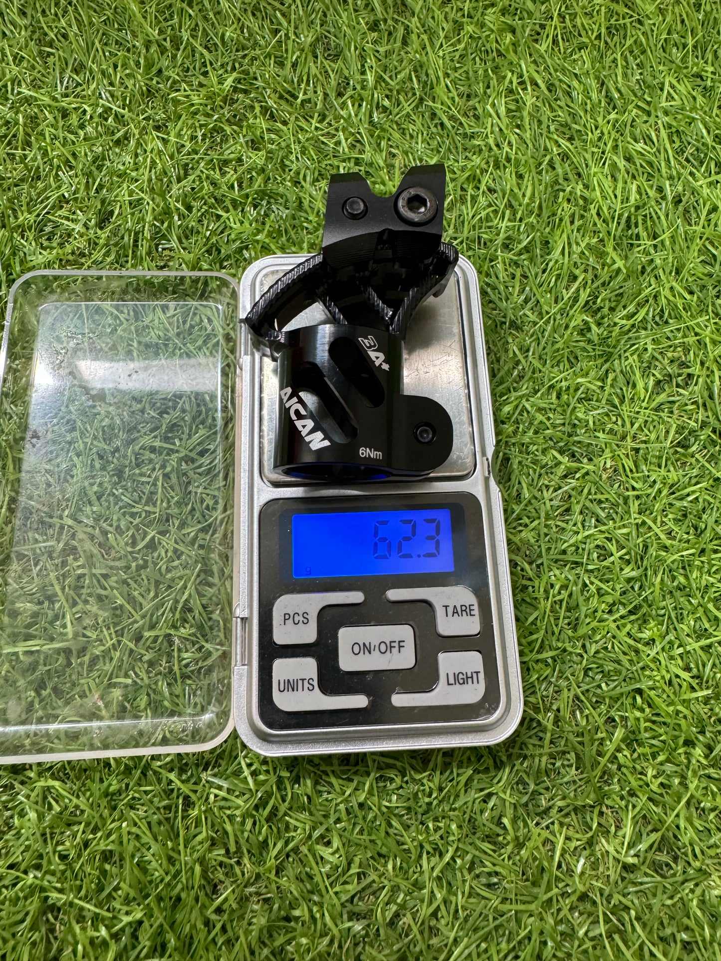 AICANカーボンサドル