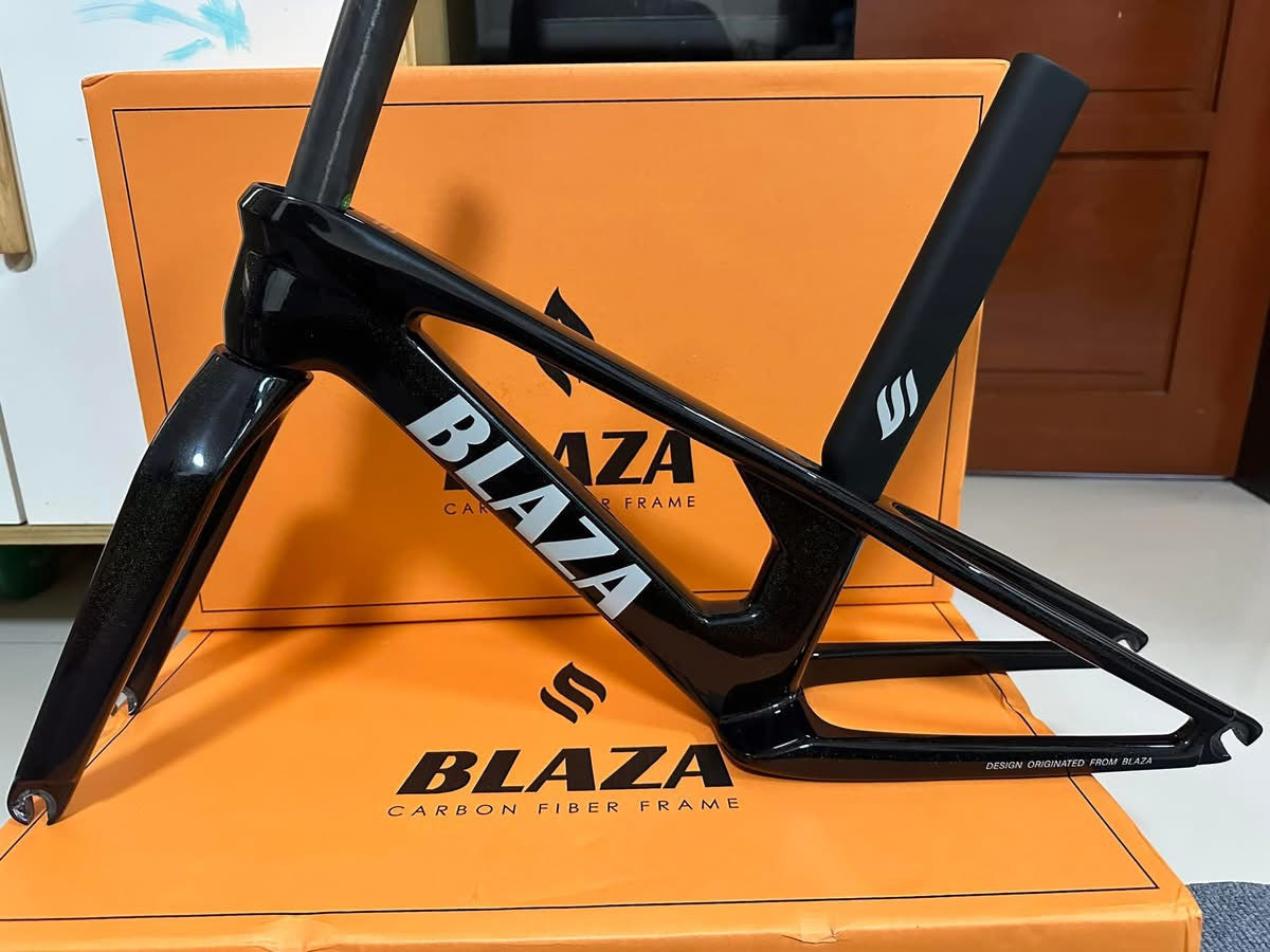 BLAZAカーボンフレーム