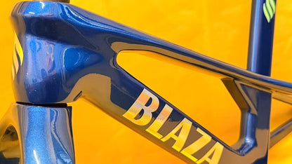 BLAZAカーボンフレーム