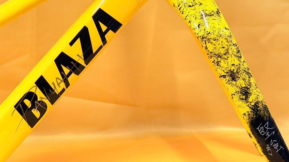 BLAZAカーボンフレーム