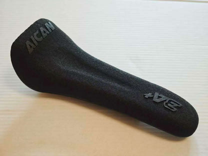 AICANカーボンサドル NEW