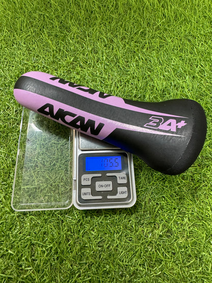 AICANカーボンサドル